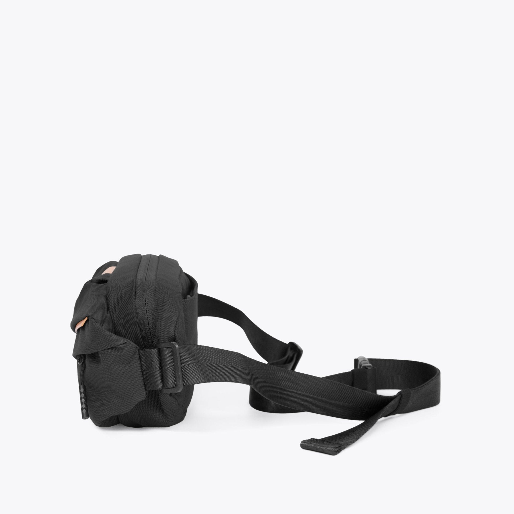 EARTH Chestbag - Black - www.countryhide.com
