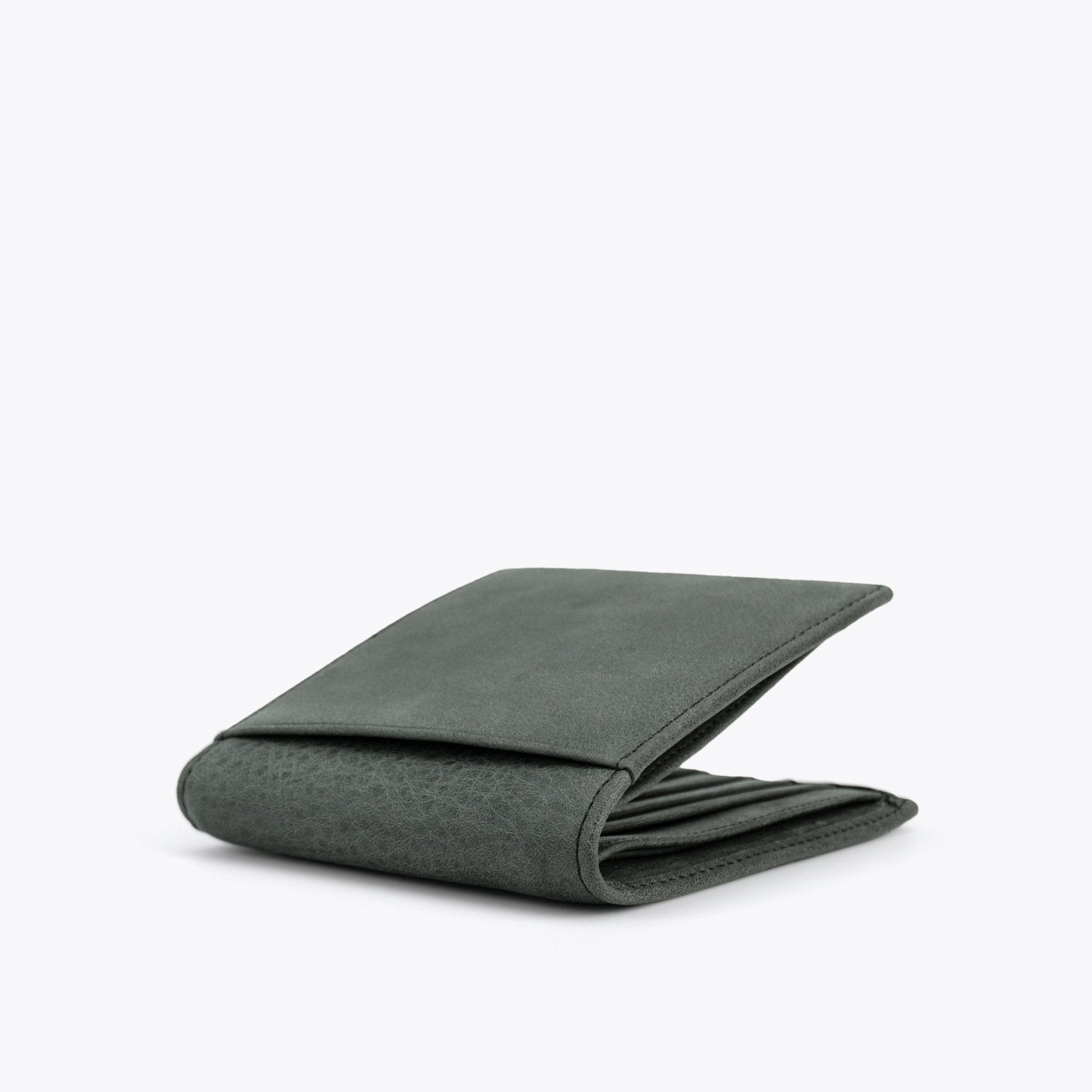 GAEUL Short Wallet - Knoxville Grey - www.countryhide.com