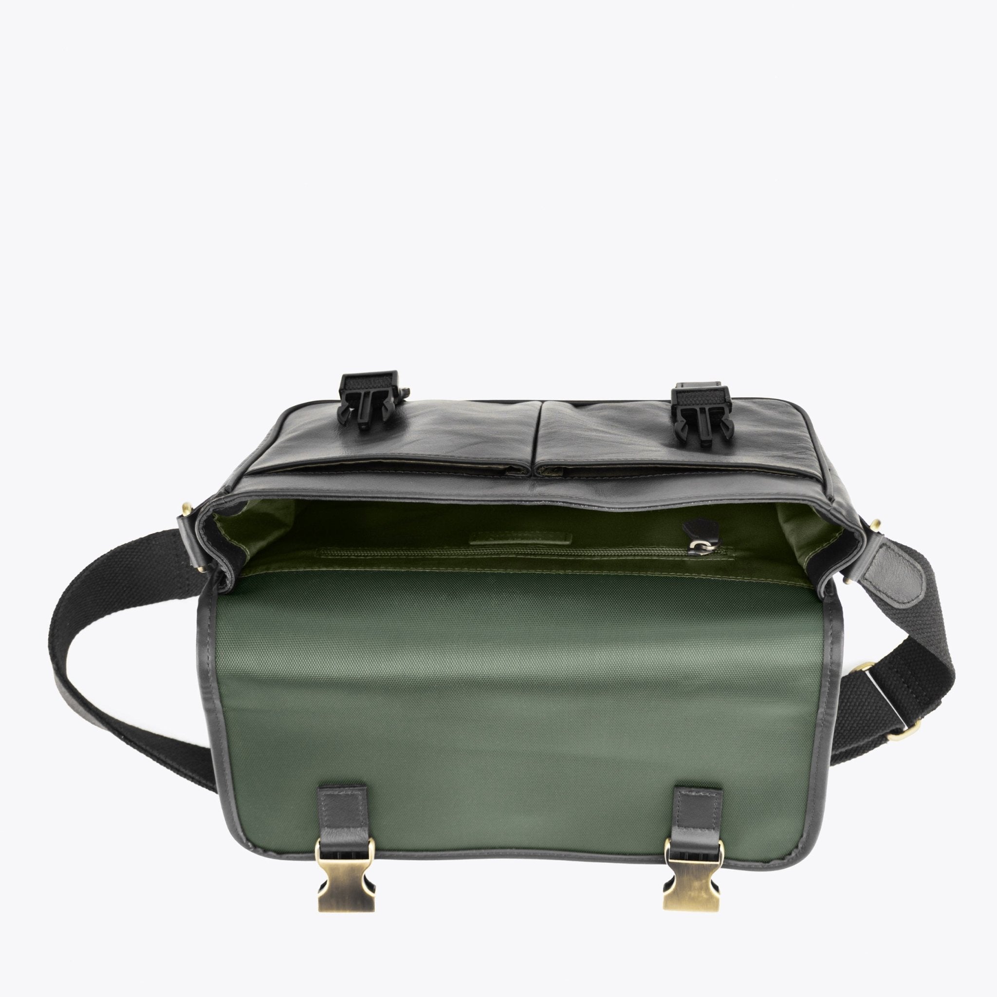 METRO Messenger - Black - www.countryhide.com